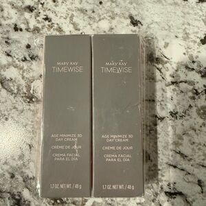 Mary Kay Timewise 3D Day Cream Duo in Gray